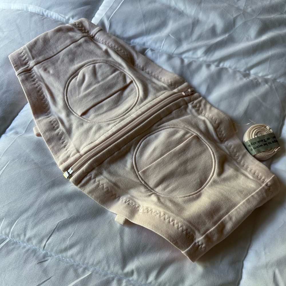 Hands free pumping bra, never used NWOT